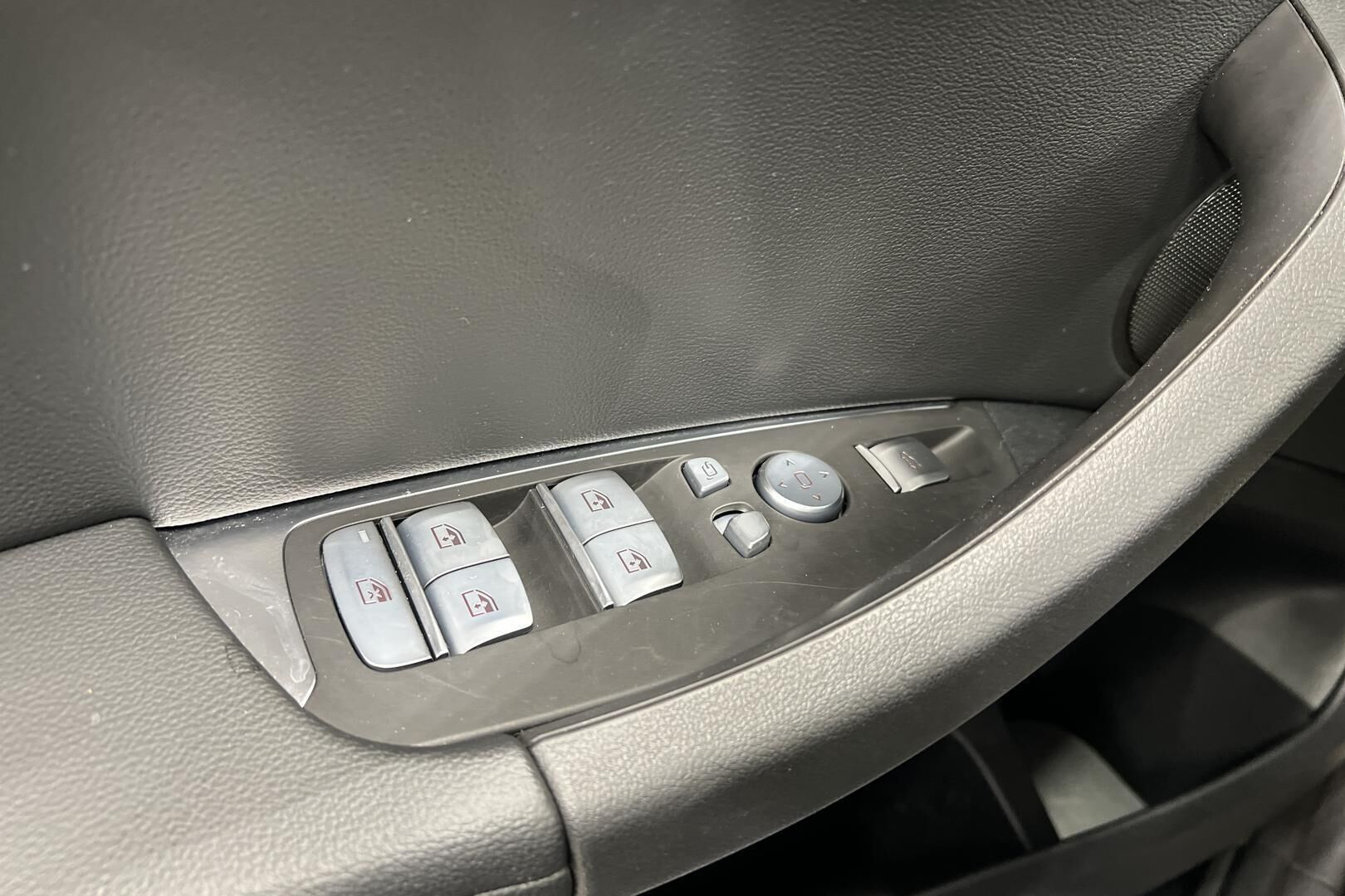 BMW IX3 iso kuva 29