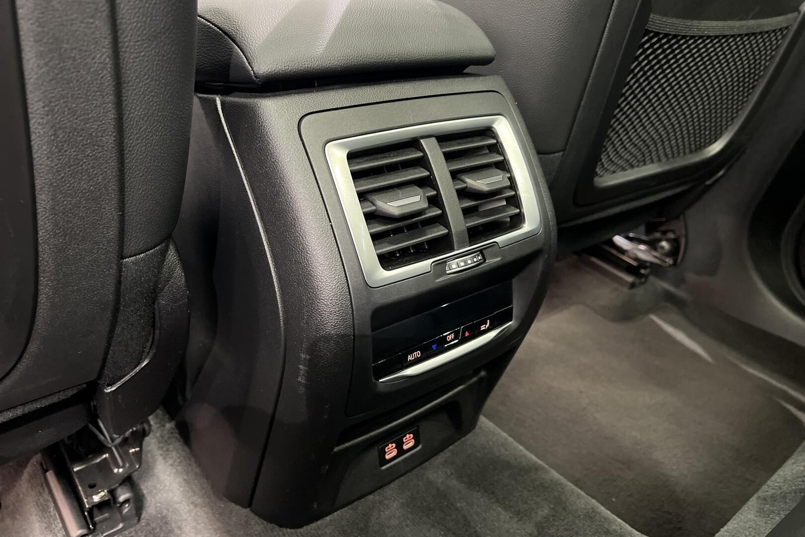 BMW IX3 iso kuva 30