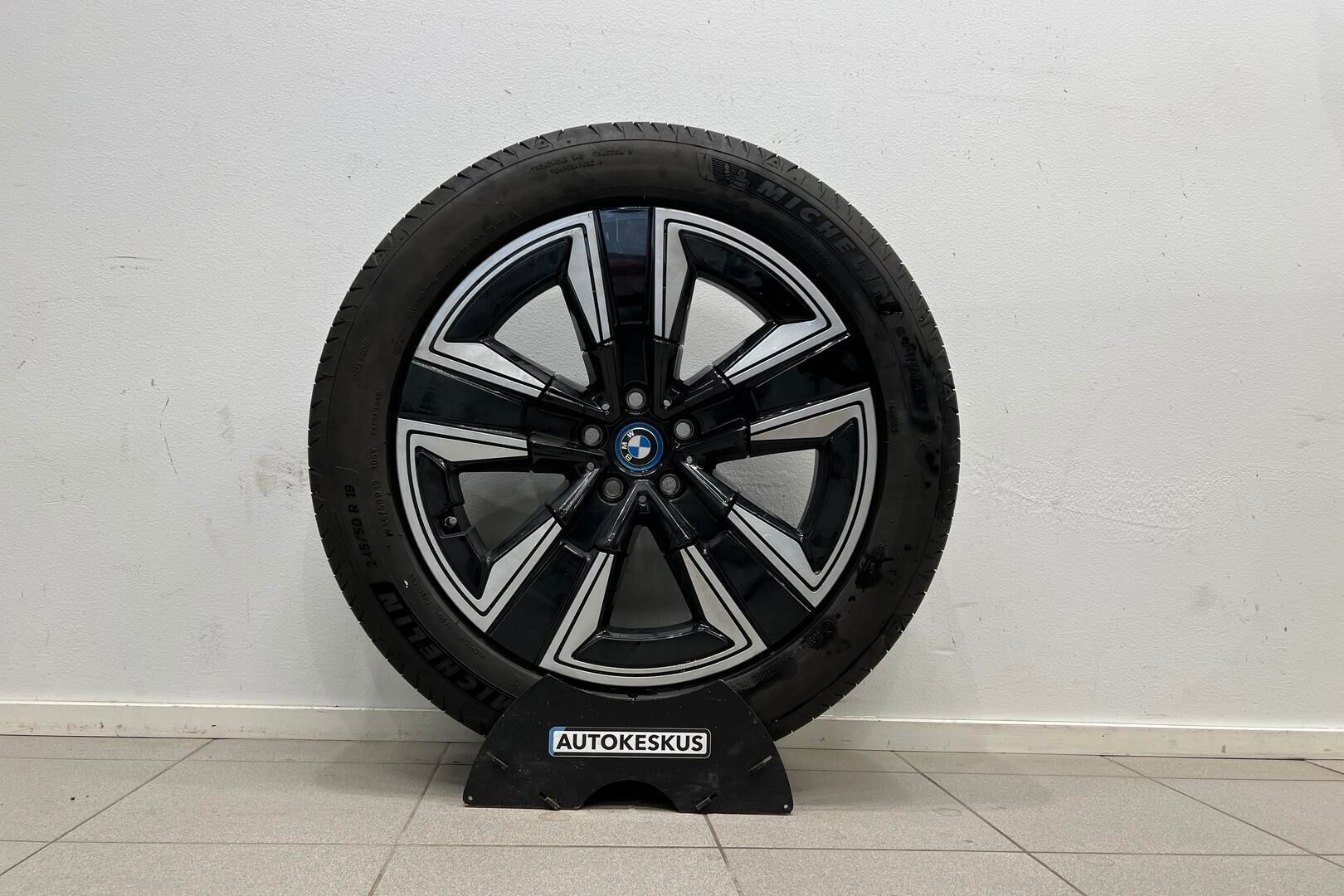 BMW IX3 iso kuva 33