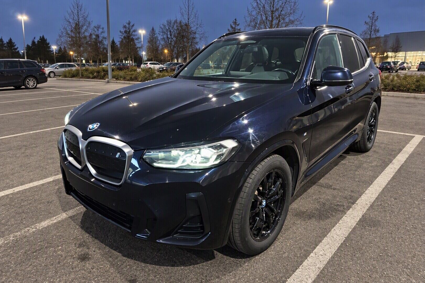 BMW IX3 iso kuva 0
