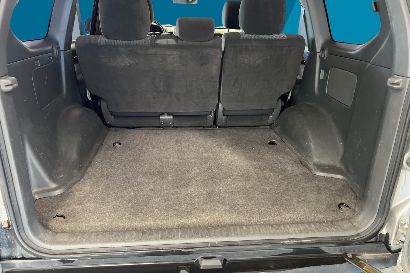 Toyota Land Cruiser iso kuva 12