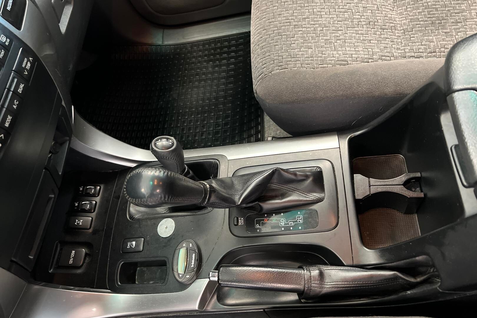 Toyota Land Cruiser iso kuva 20