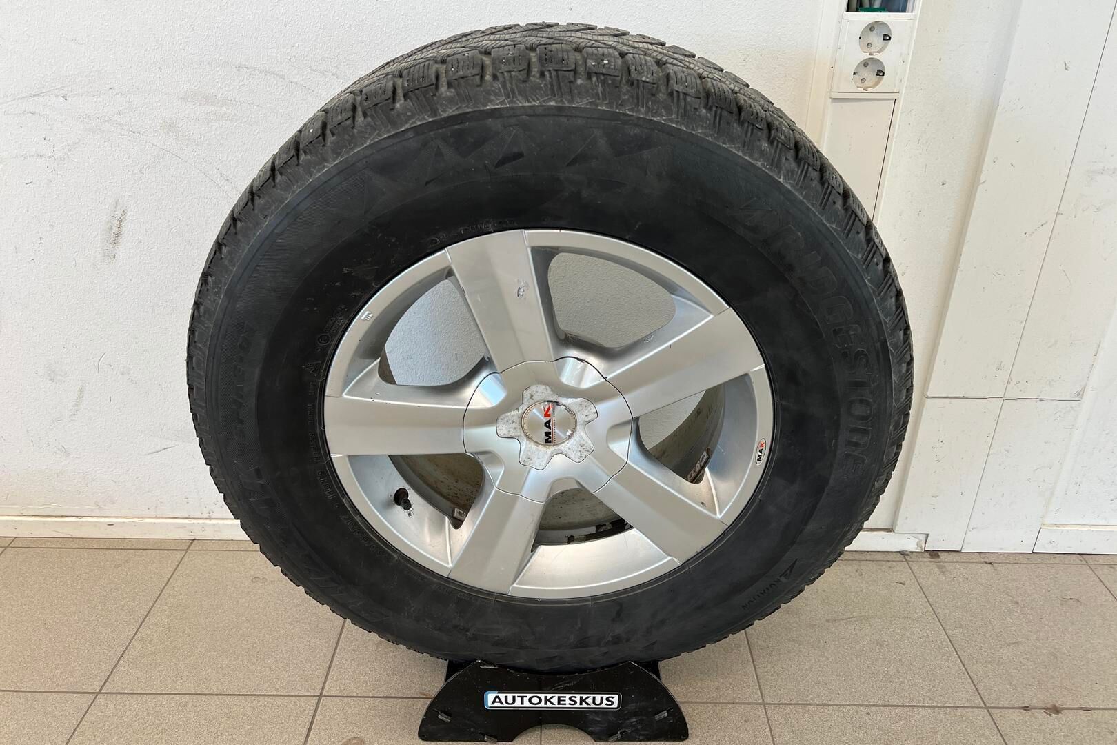 Toyota Land Cruiser iso kuva 22
