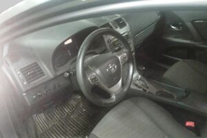 Toyota Avensis esikatselu 2