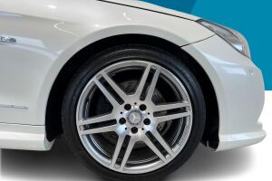 Mercedes-Benz E esikatselu 16