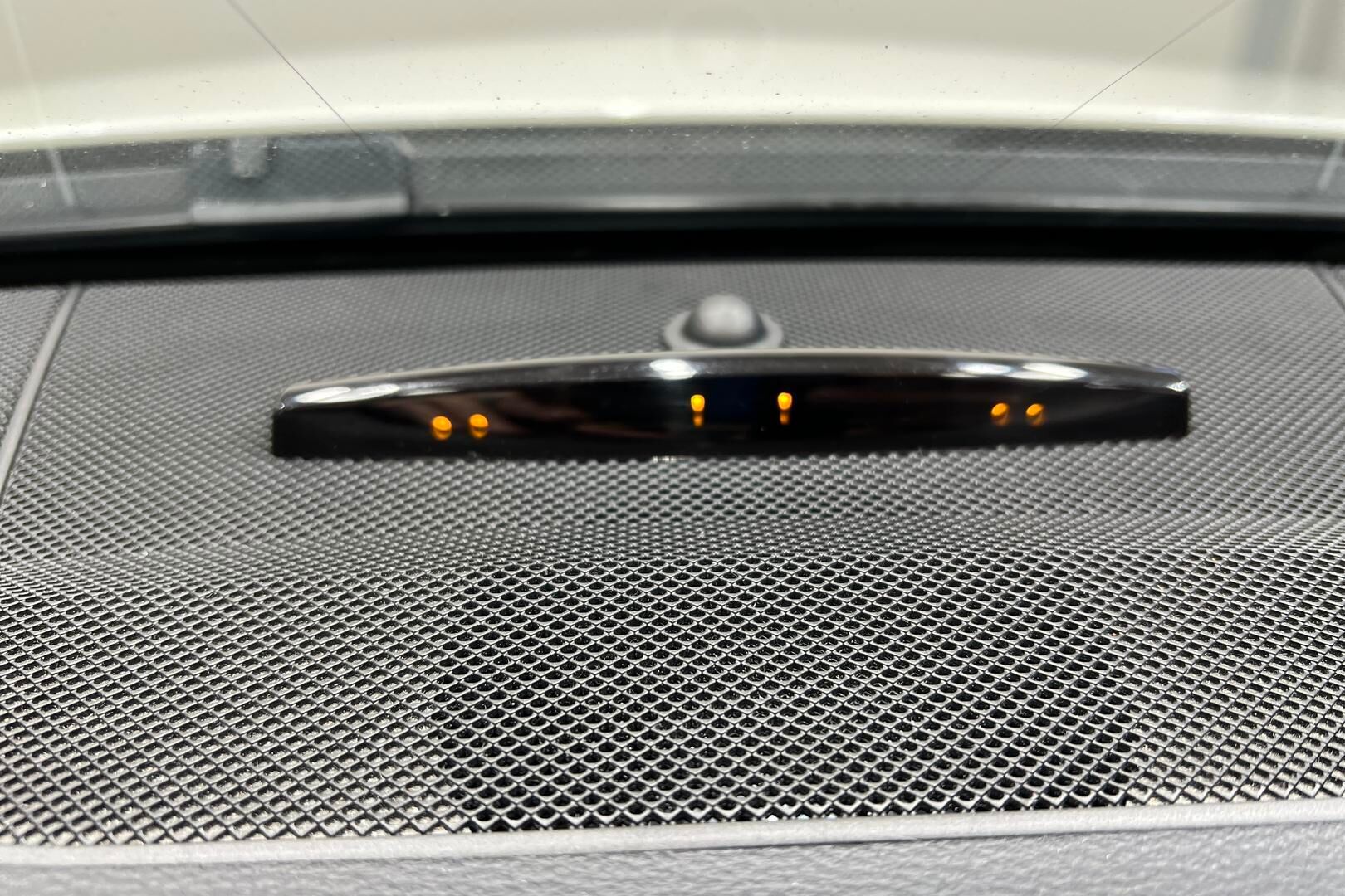 Mercedes-Benz E iso kuva 17