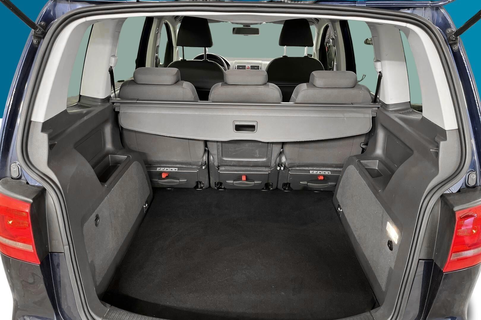 Volkswagen Touran iso kuva 11