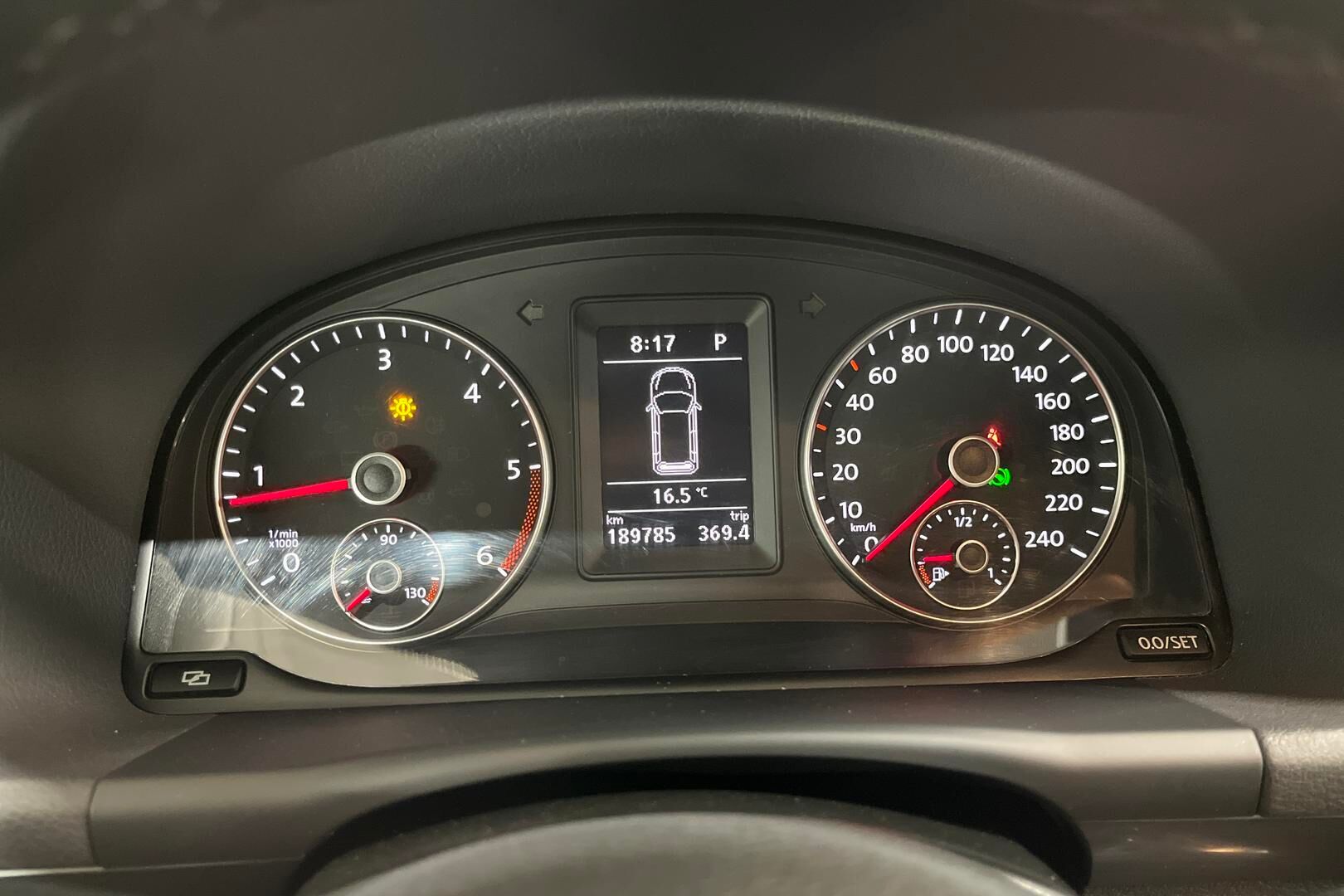 Volkswagen Touran iso kuva 13