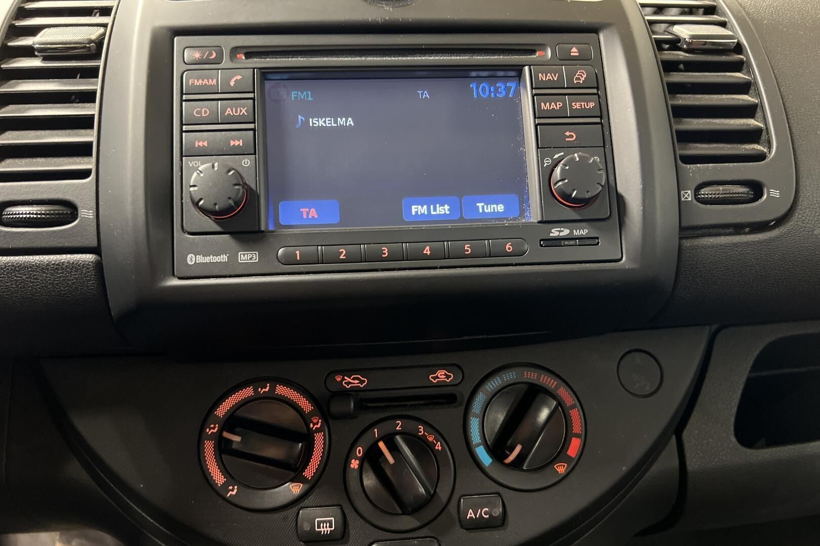 Nissan Note iso kuva 15