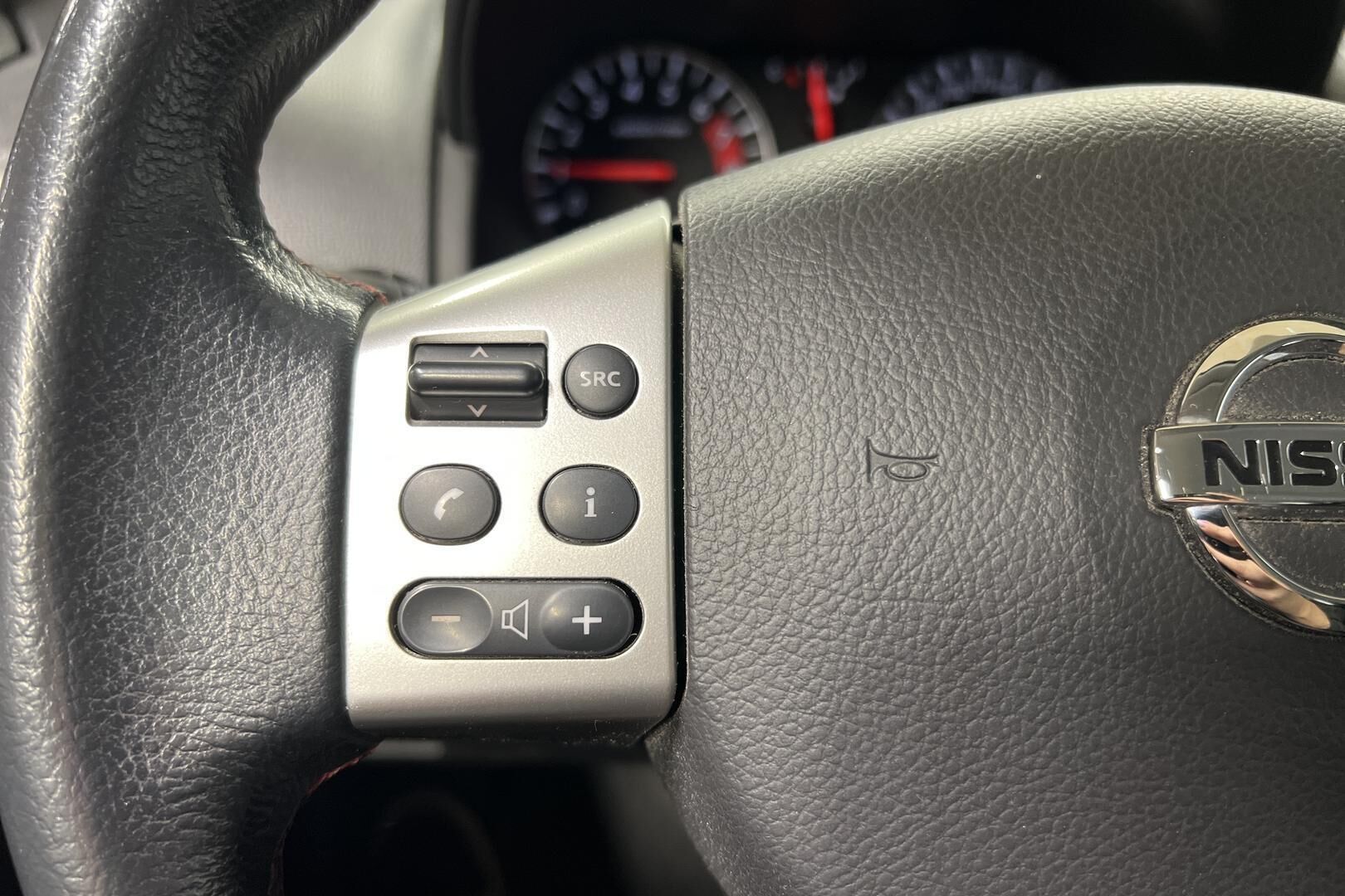Nissan Note iso kuva 16