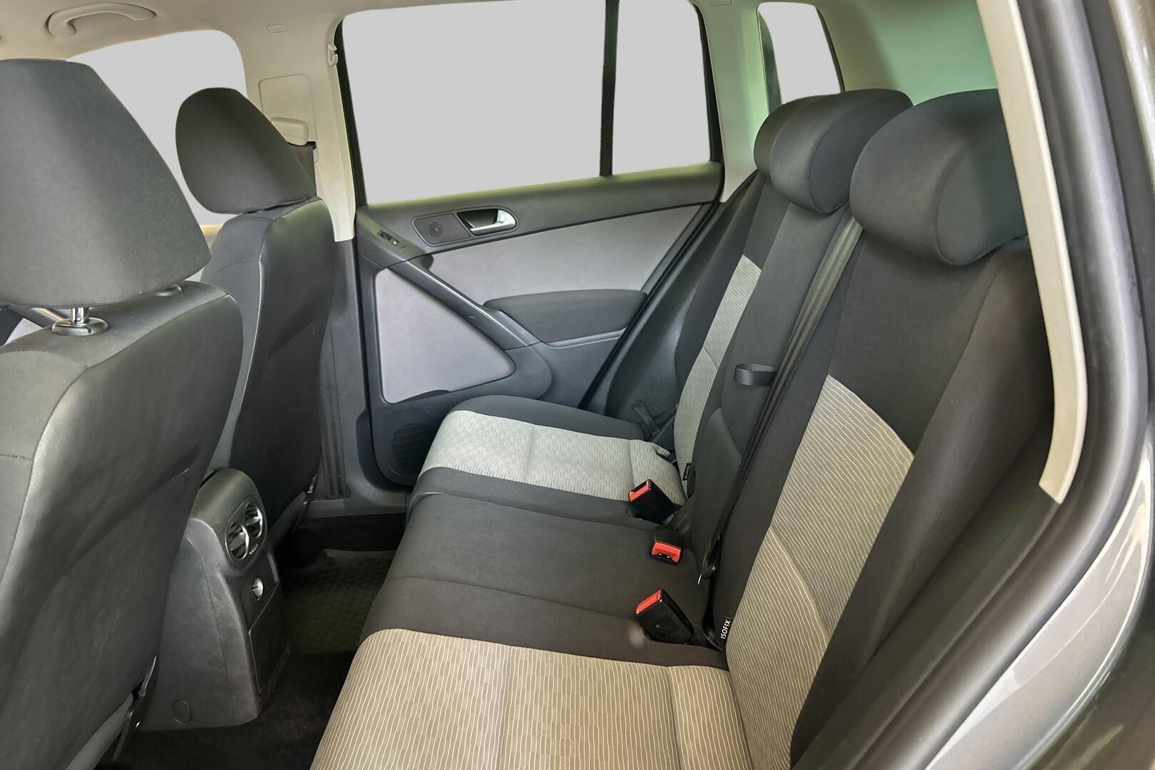 Volkswagen Tiguan iso kuva 10