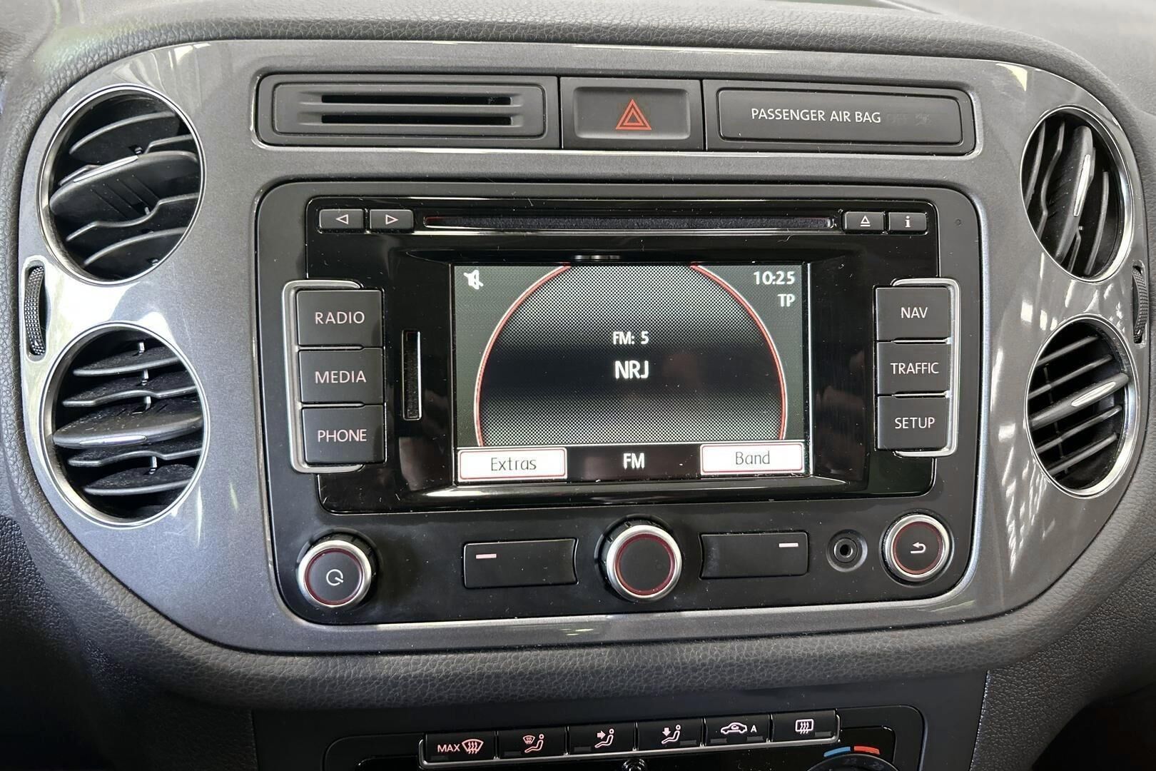 Volkswagen Tiguan iso kuva 15