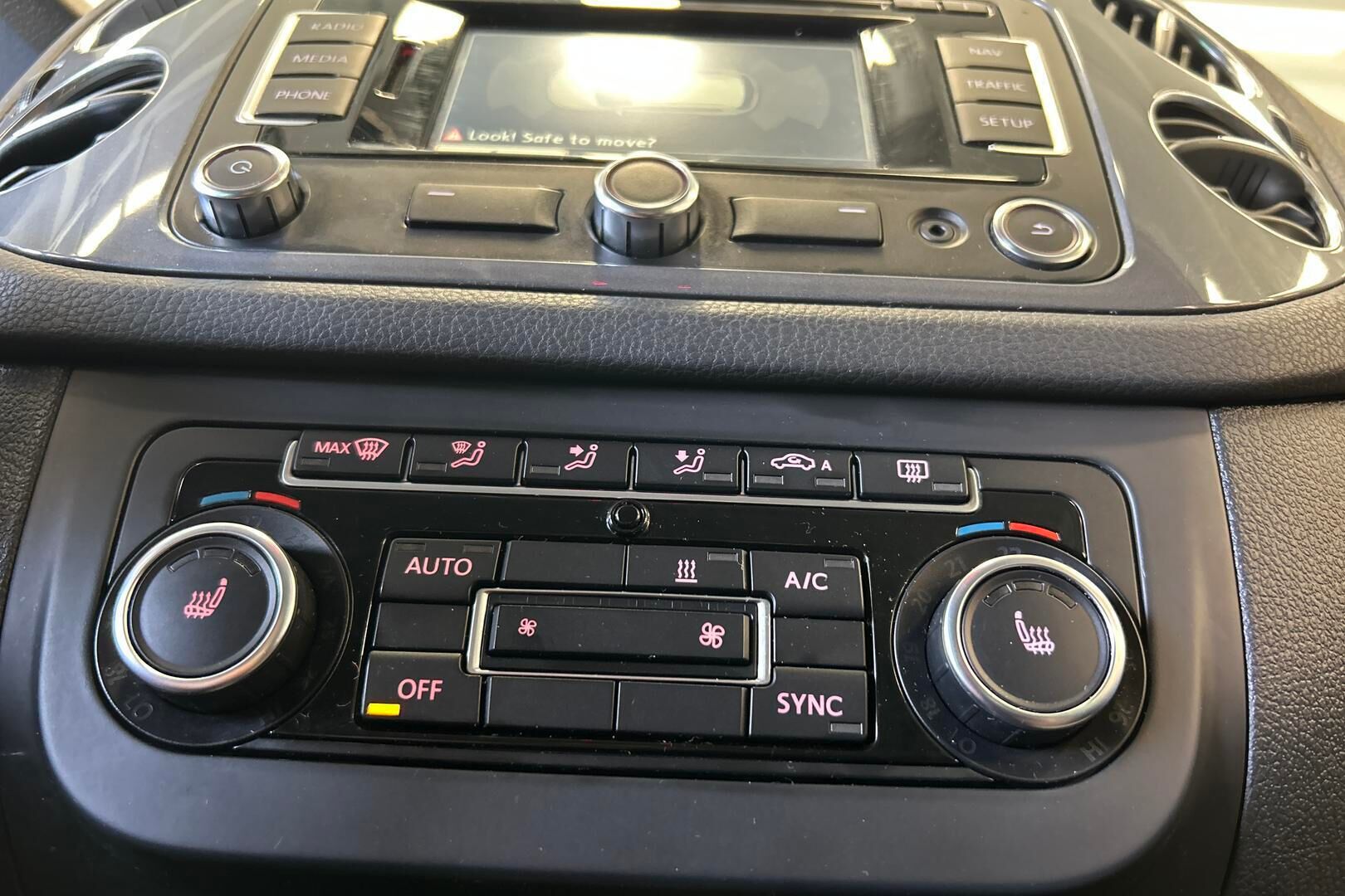 Volkswagen Tiguan iso kuva 18