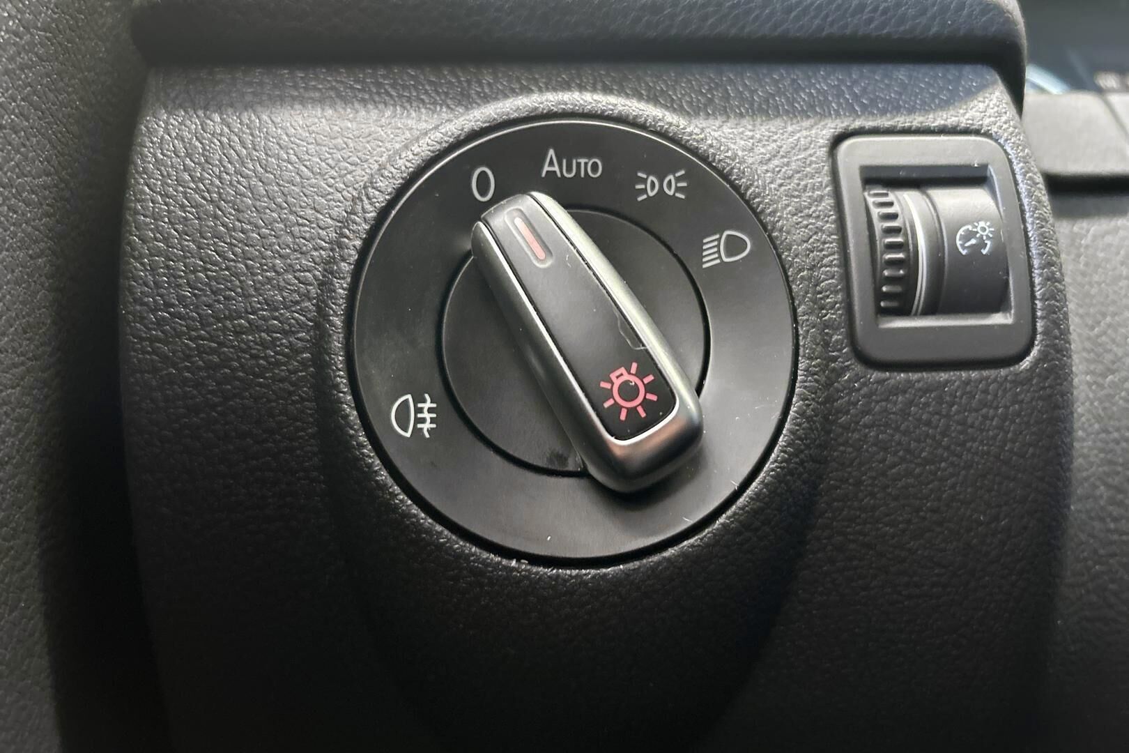 Volkswagen Tiguan iso kuva 24