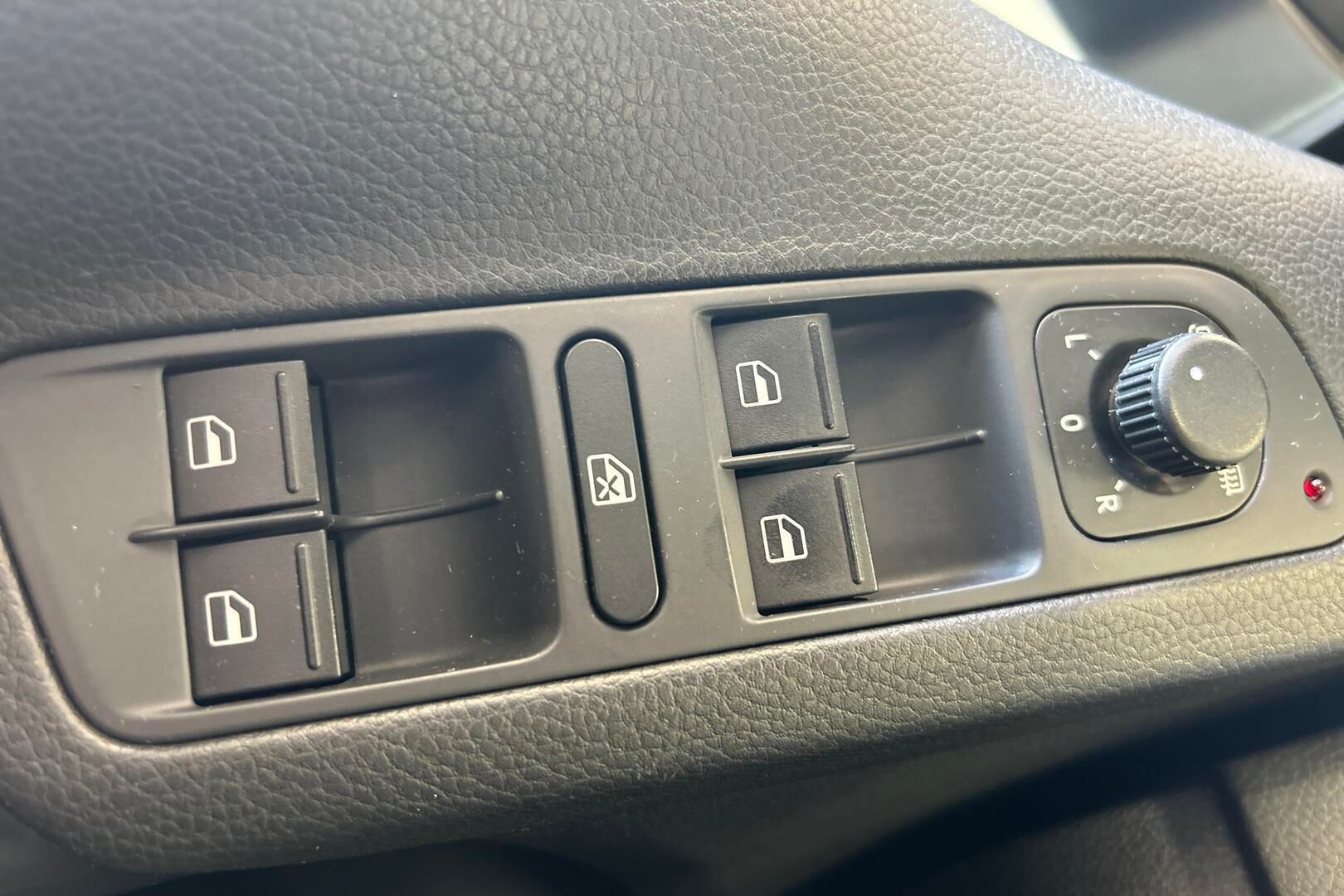 Volkswagen Tiguan iso kuva 25