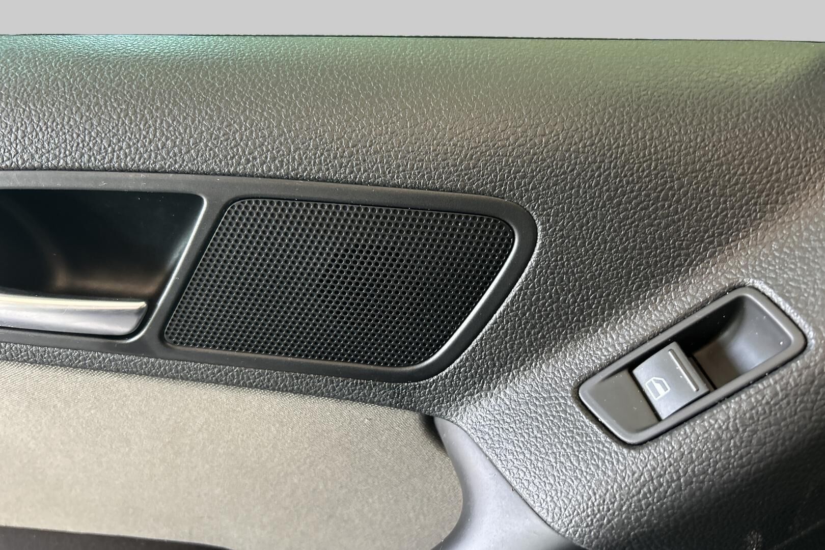 Volkswagen Tiguan iso kuva 28