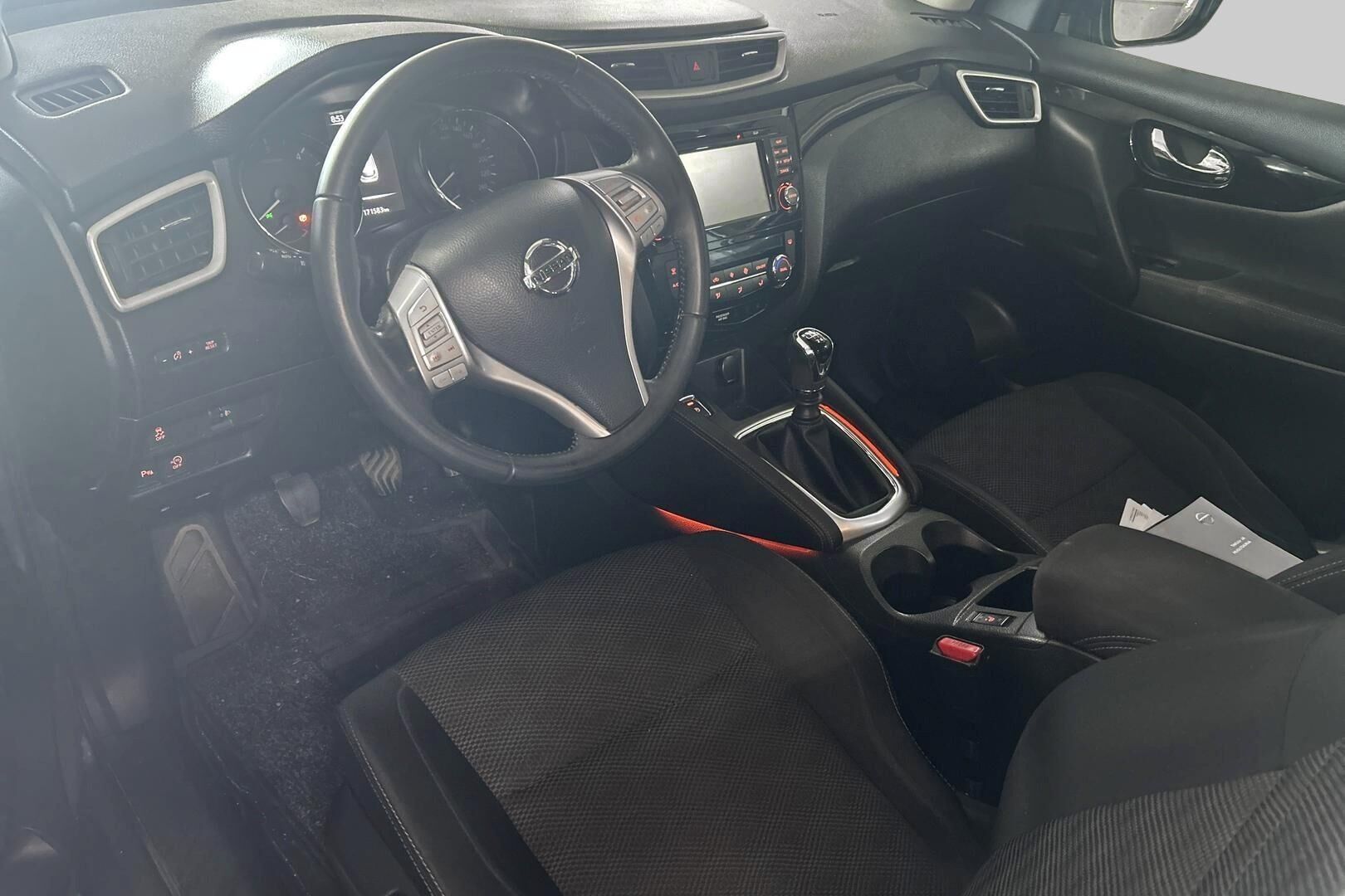 Nissan Qashqai iso kuva 2
