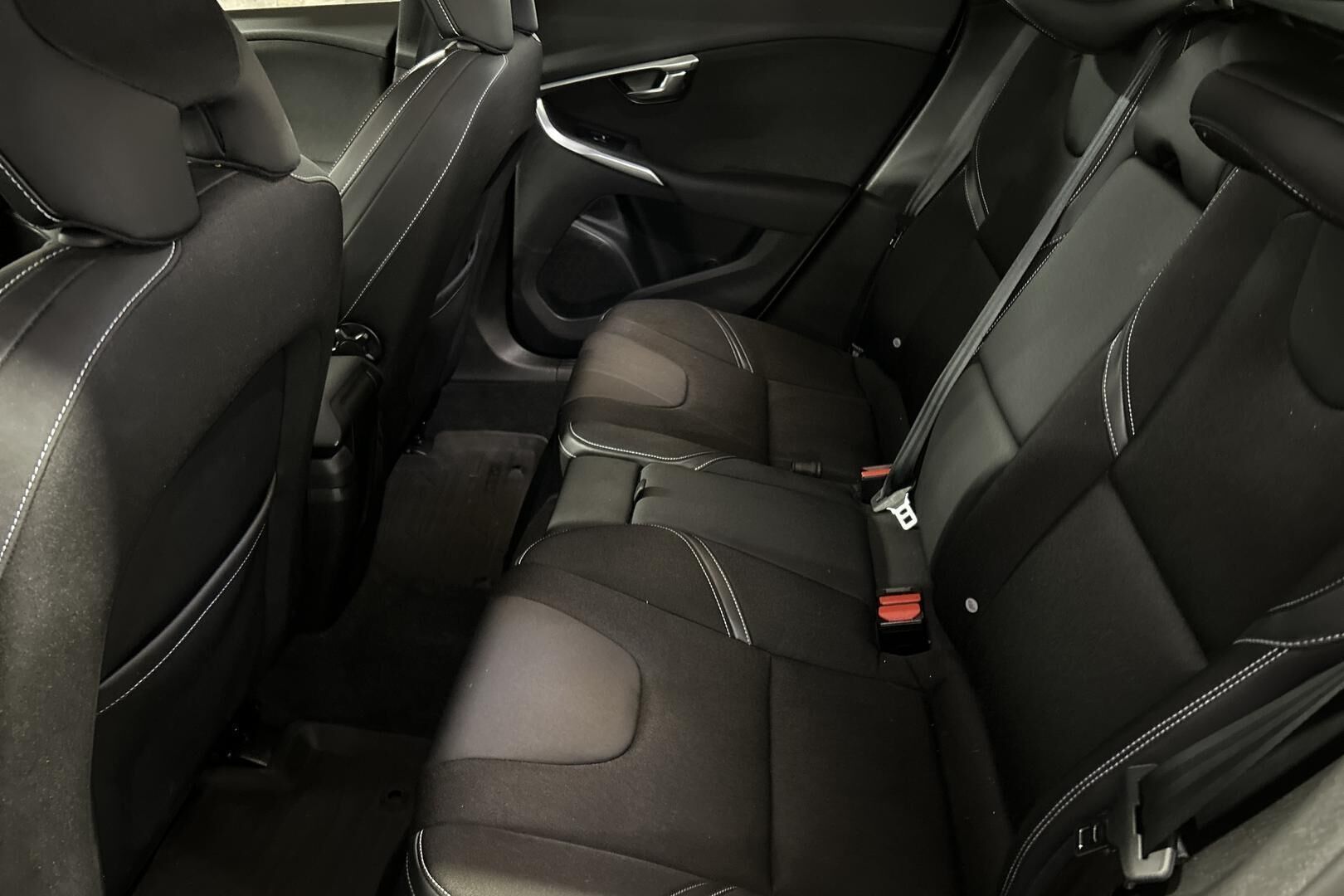 Volvo V40 iso kuva 7