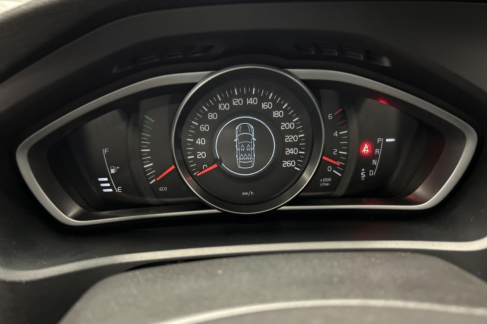 Volvo V40 iso kuva 11