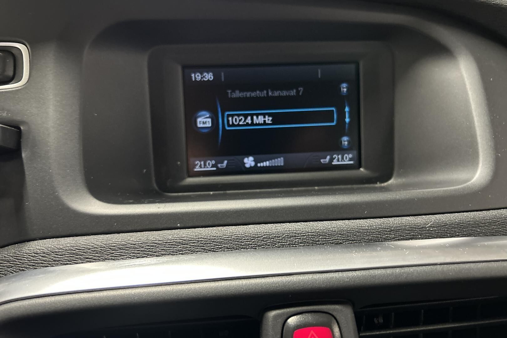 Volvo V40 iso kuva 12