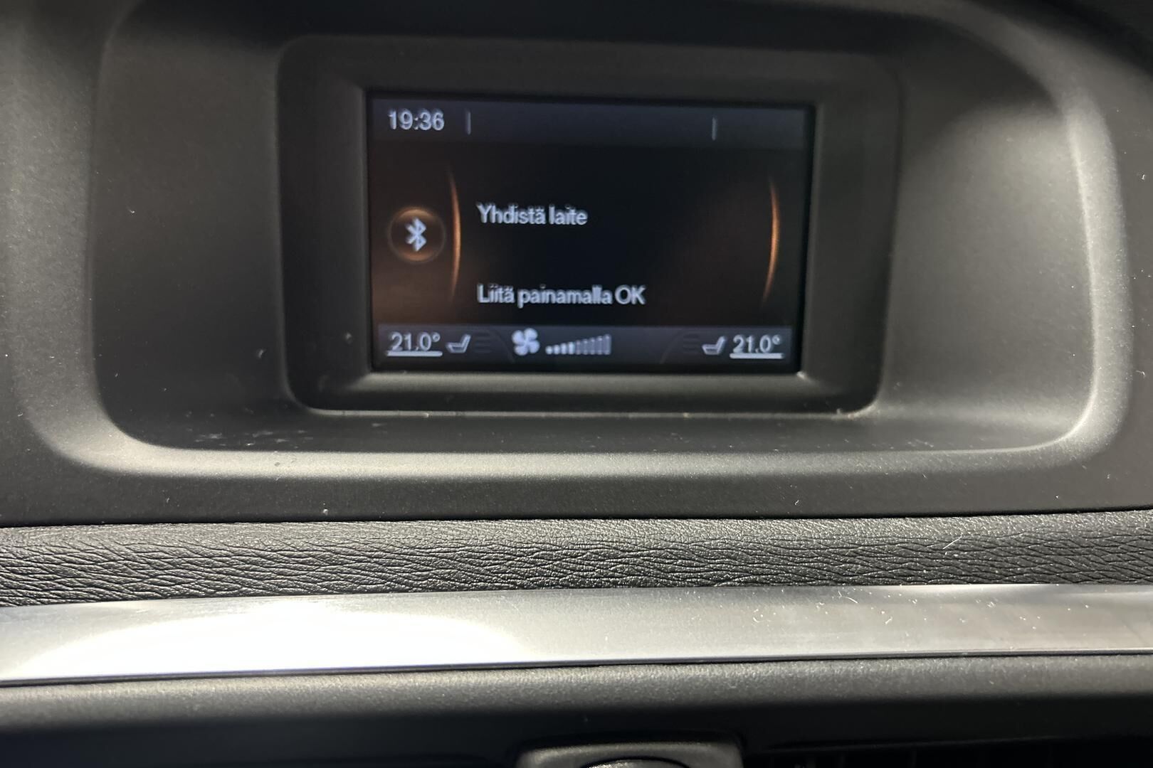 Volvo V40 iso kuva 13