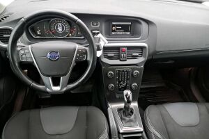 Volvo V40 esikatselu 2