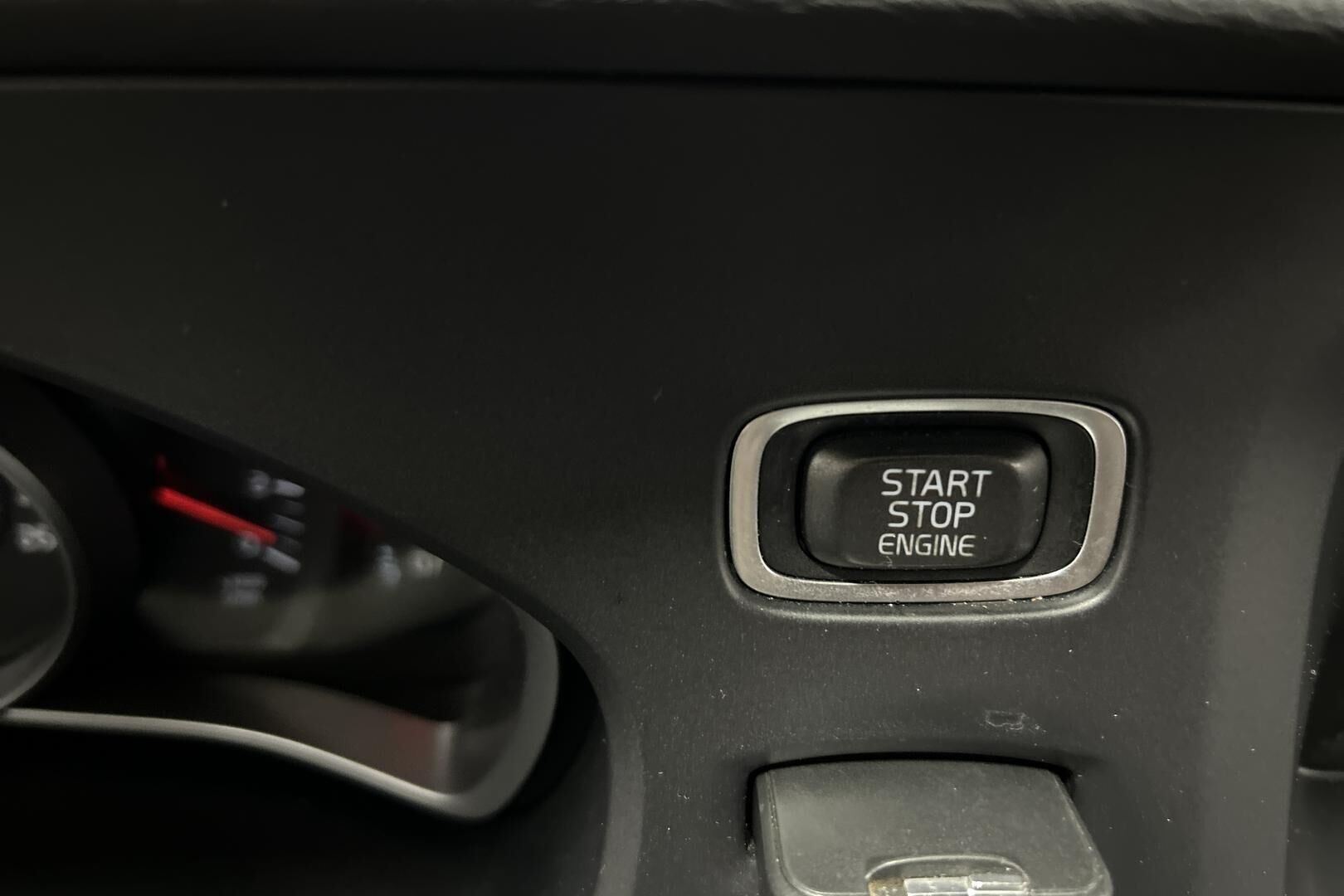 Volvo V40 iso kuva 30