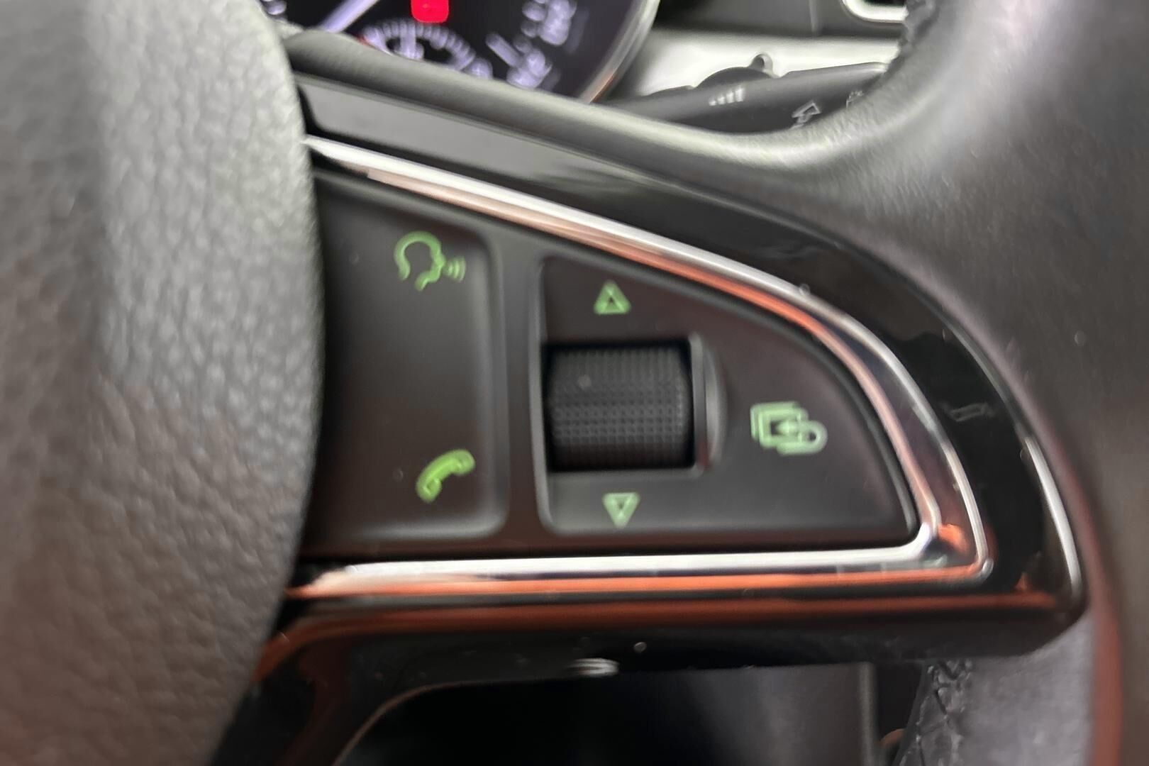 Skoda Superb iso kuva 16