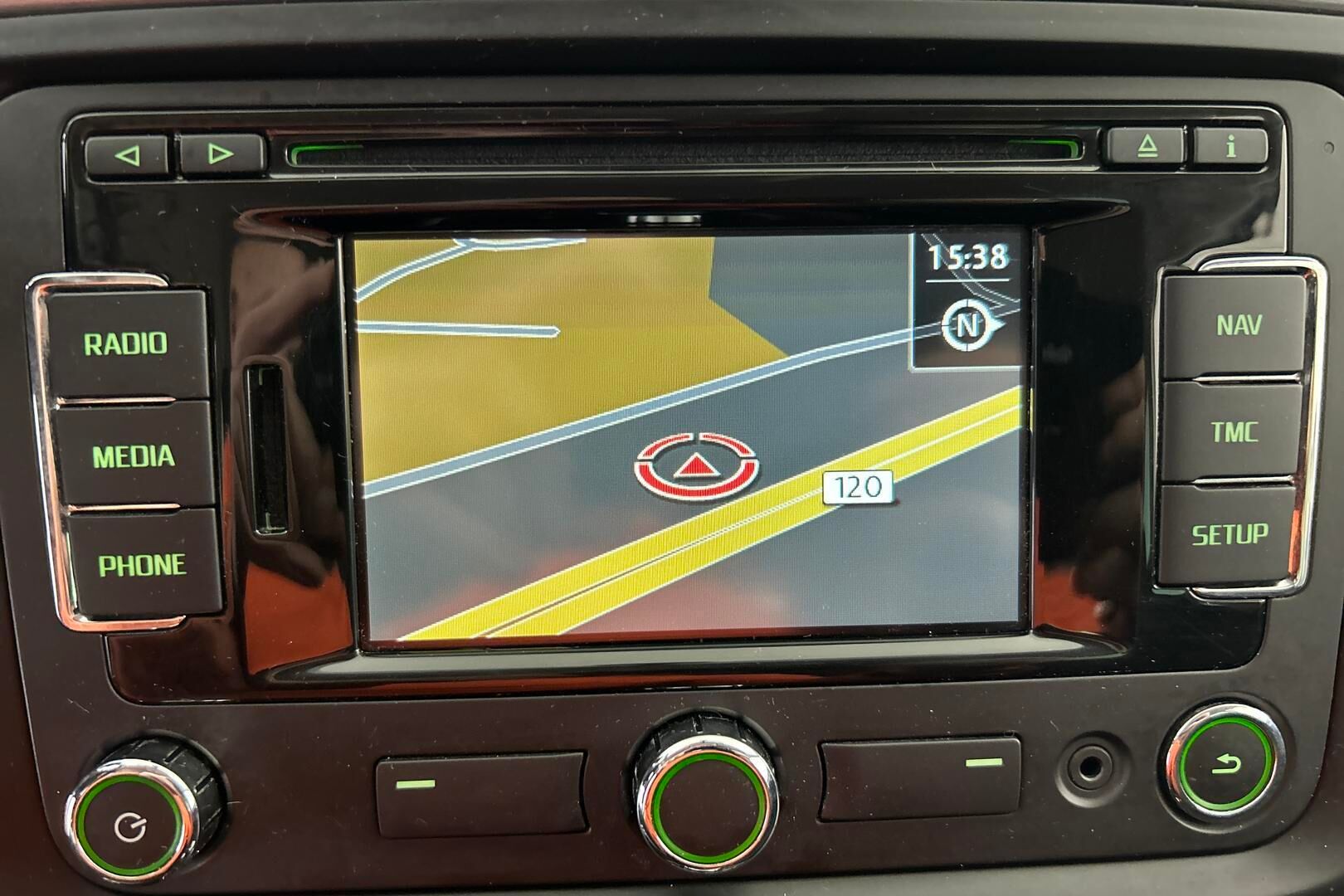 Skoda Superb iso kuva 18