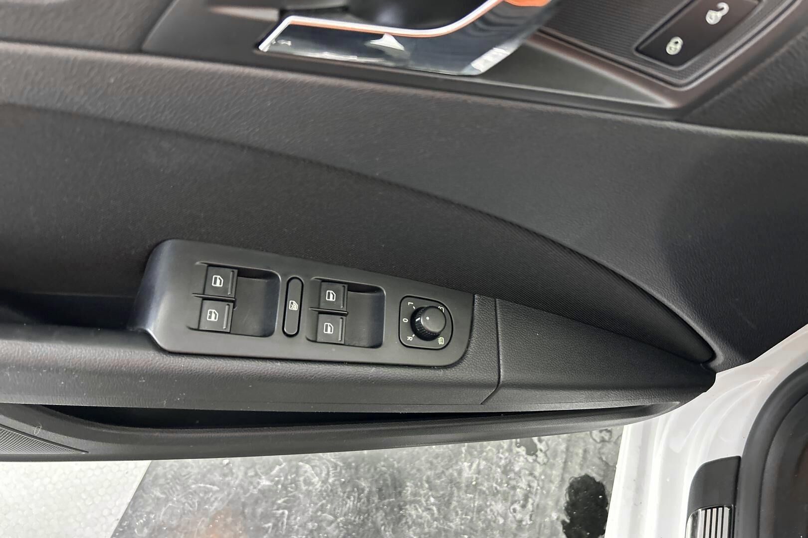 Skoda Superb iso kuva 21