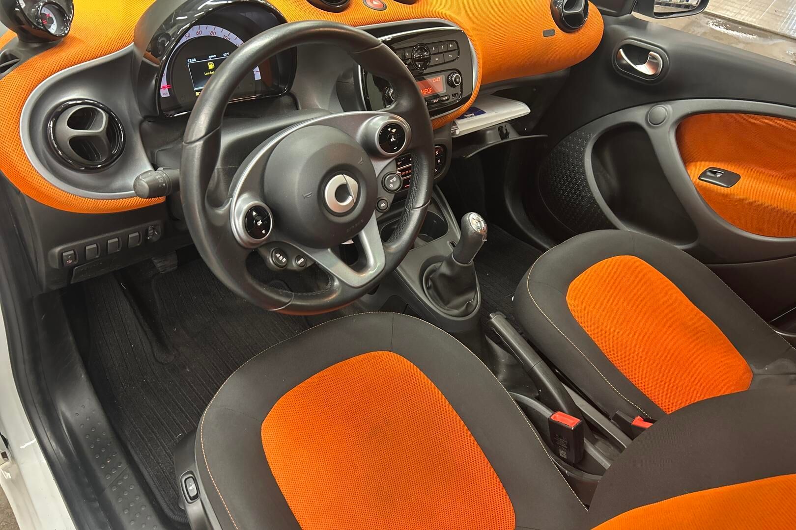 smart forfour iso kuva 8
