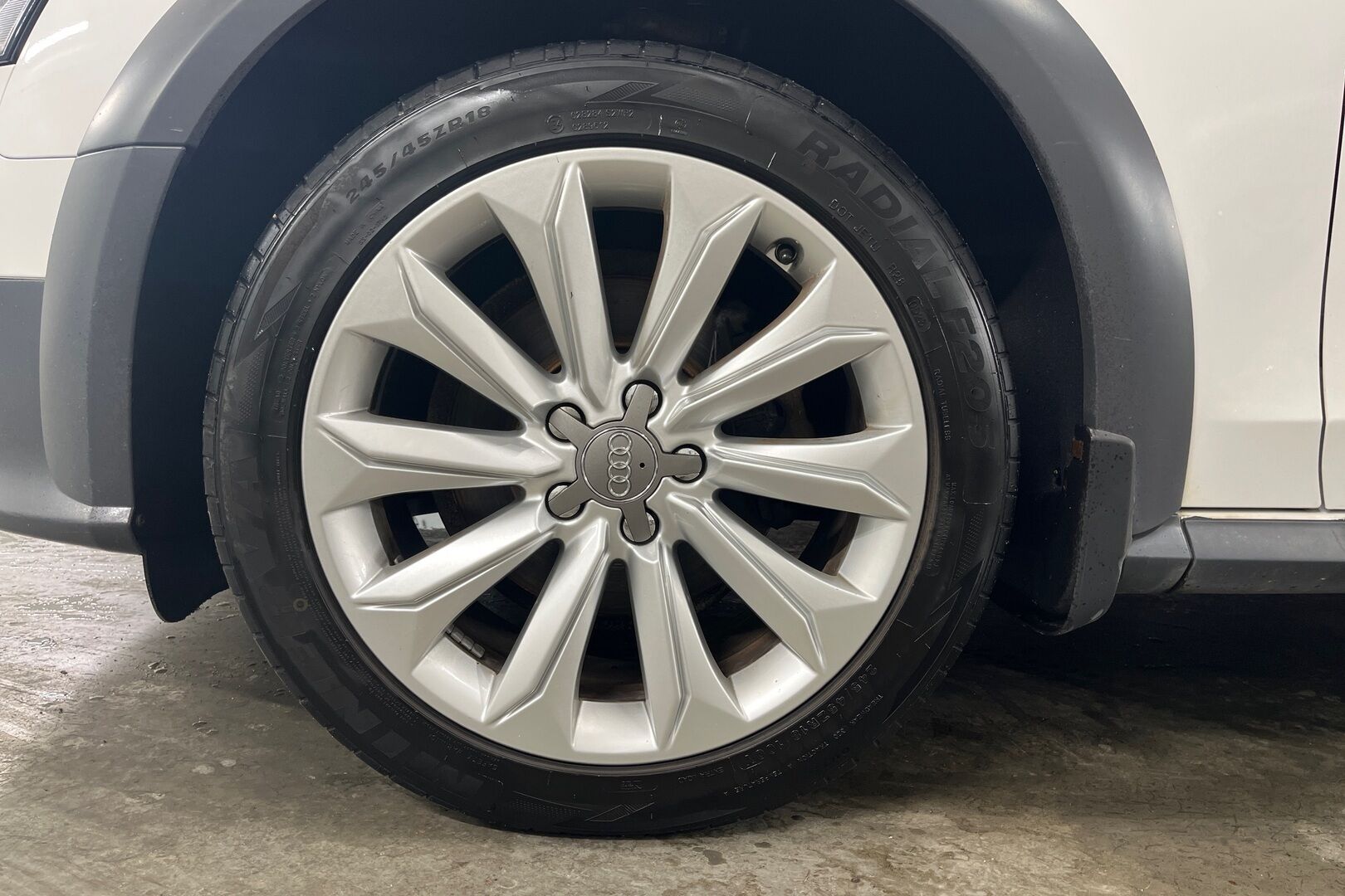 Audi A4 allroad quattro iso kuva 11