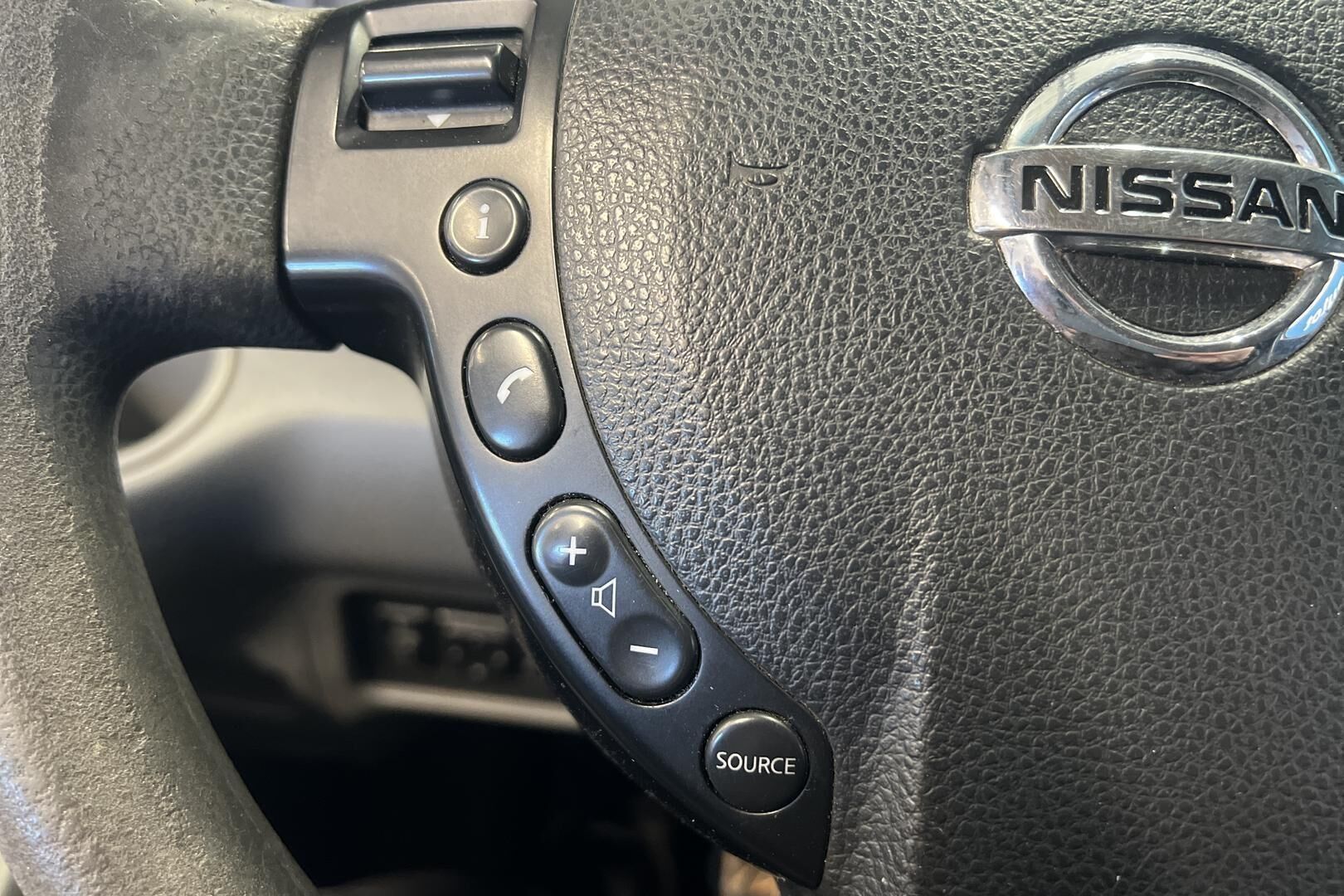Nissan NV200 iso kuva 10