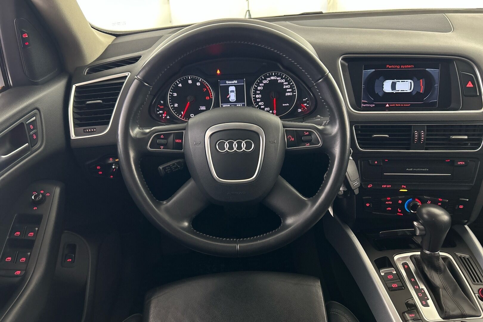 Audi Q5 iso kuva 12