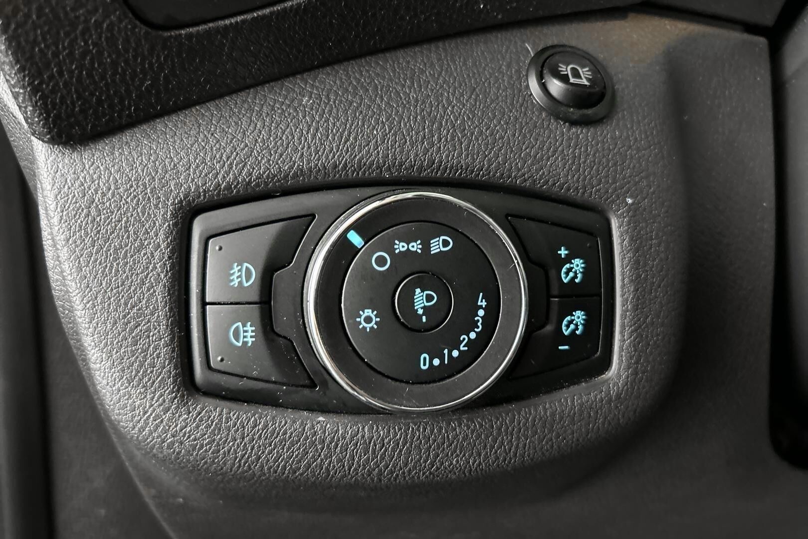 Ford Transit Connect iso kuva 11