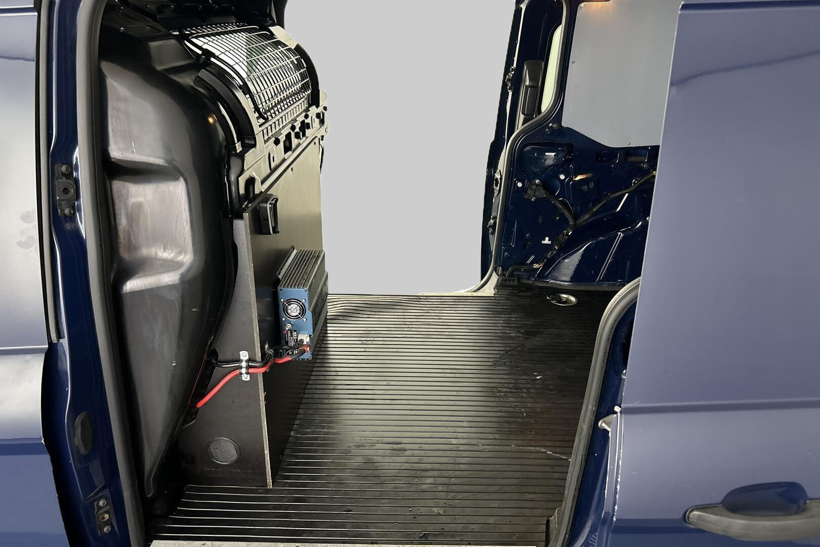 Ford Transit Connect iso kuva 13