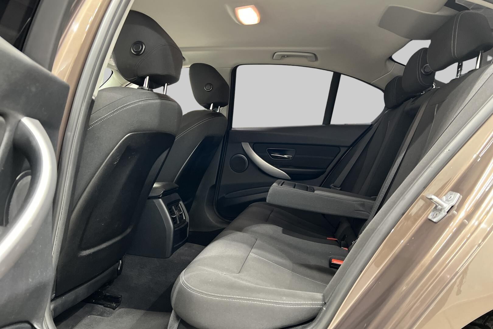 BMW 3-SARJA iso kuva 8