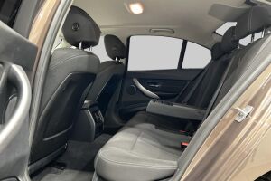 BMW 3-SARJA esikatselu 8