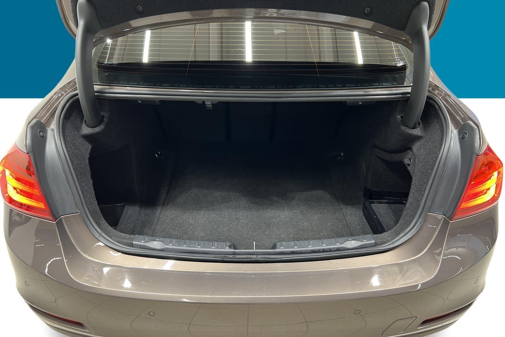 BMW 3-SARJA iso kuva 9