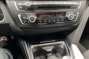 BMW 3-SARJA esikatselu 15