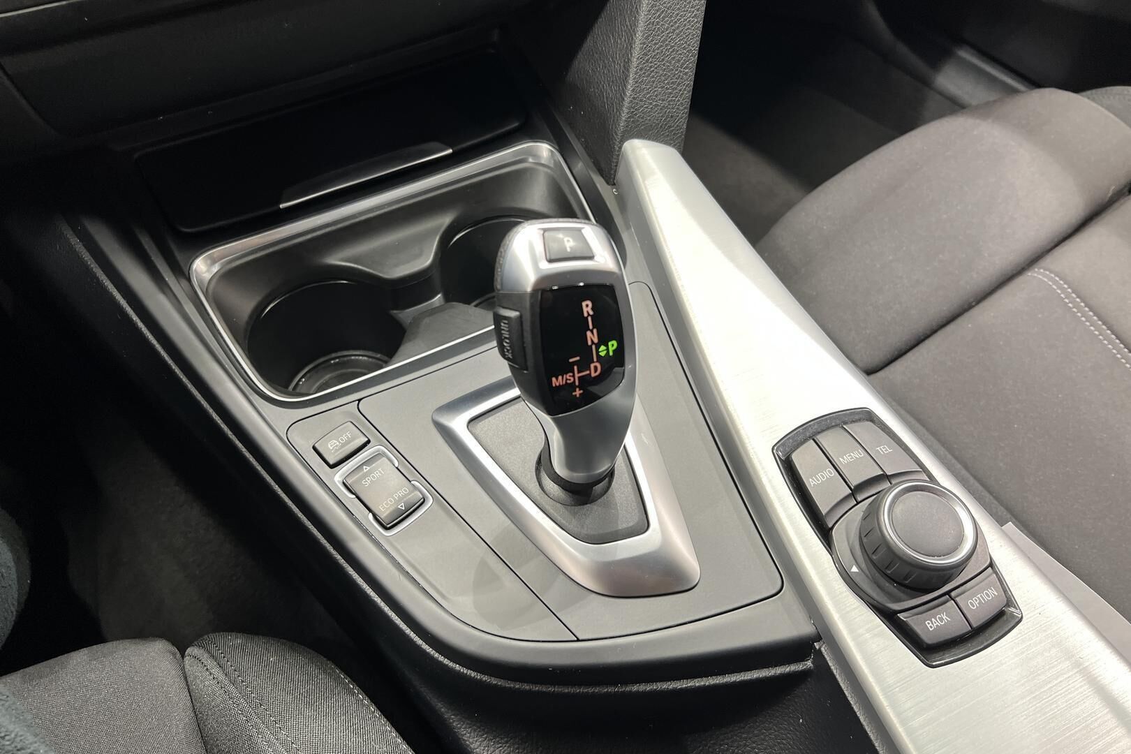 BMW 3-SARJA iso kuva 16