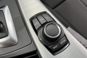 BMW 3-SARJA esikatselu 17