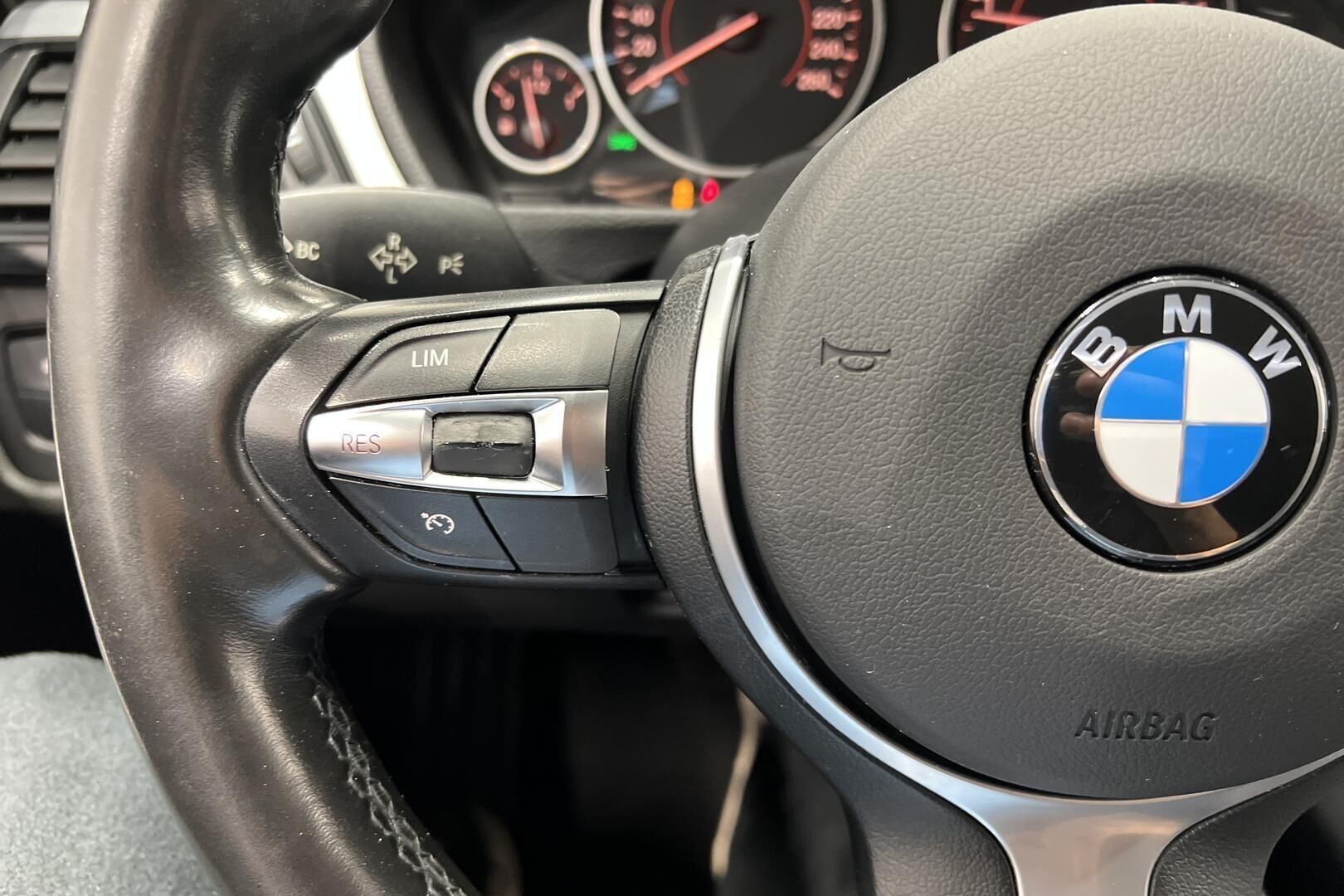 BMW 3-SARJA iso kuva 31