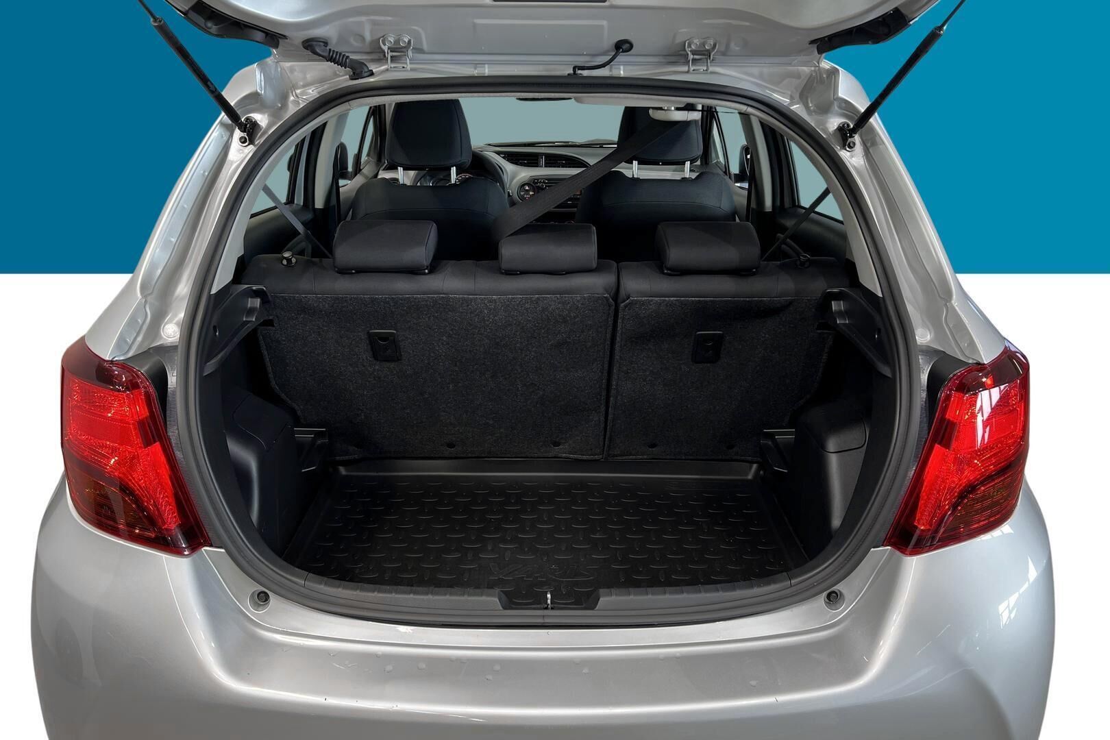 Toyota Yaris iso kuva 12