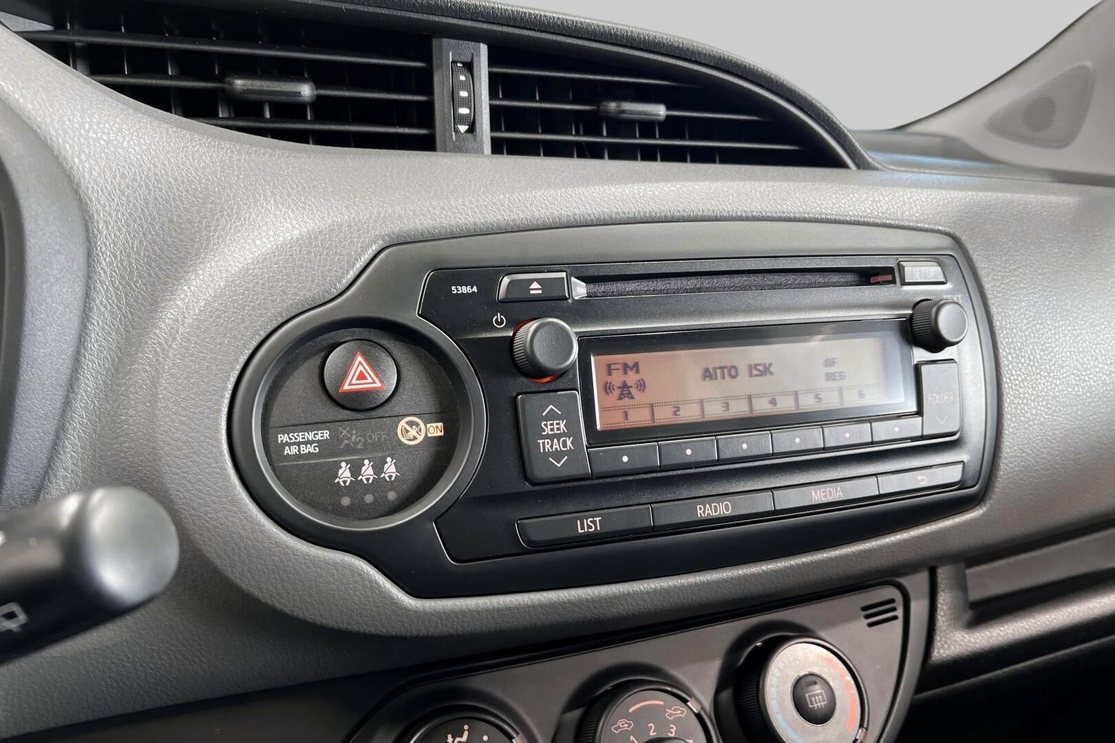 Toyota Yaris iso kuva 15
