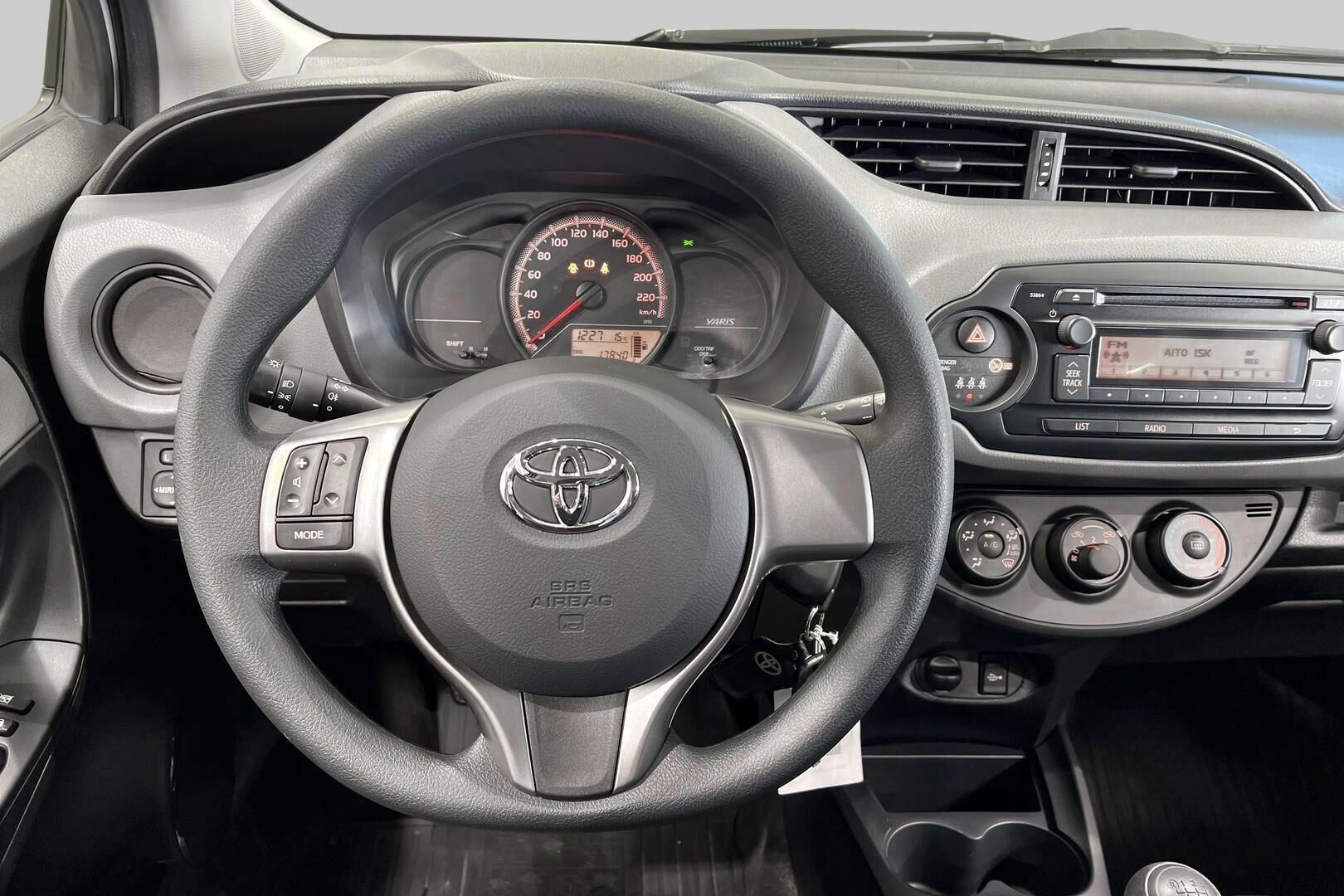 Toyota Yaris iso kuva 22