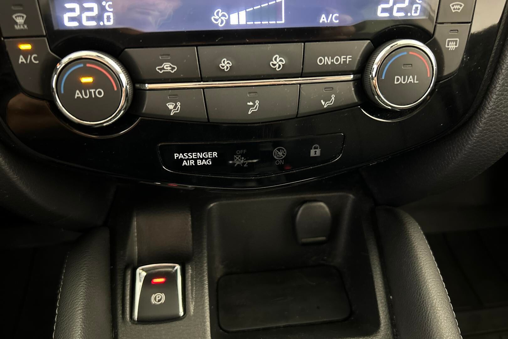 Nissan Qashqai iso kuva 16