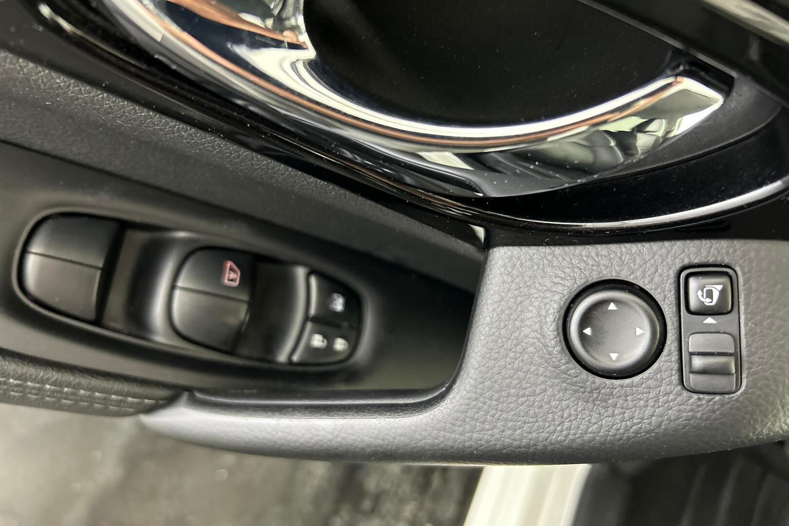 Nissan Qashqai iso kuva 24