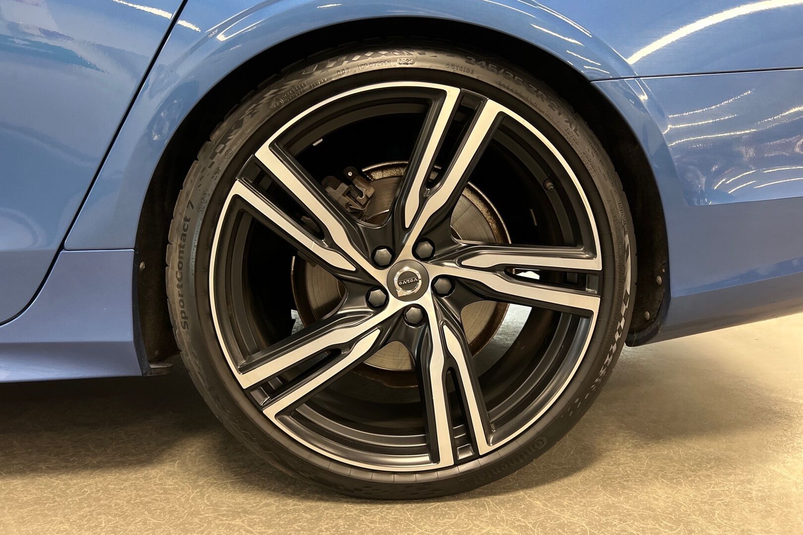 Volvo S90 iso kuva 13