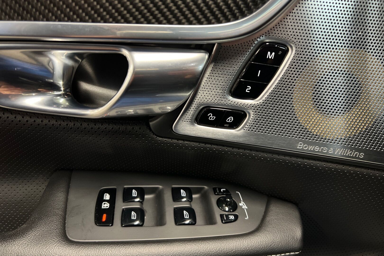 Volvo S90 iso kuva 15